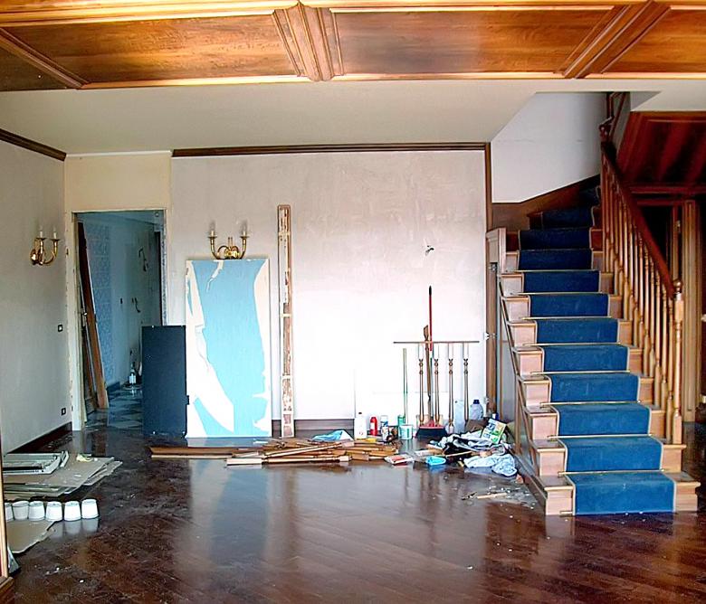 Una scatola antica piena di ricercatezze